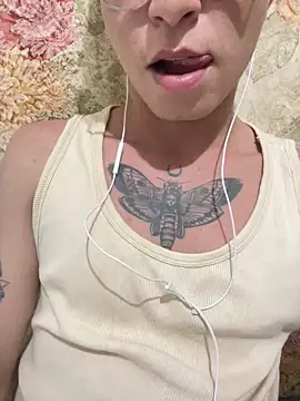 erickmoor2526 online show from February 26, 2026, 12:31 am