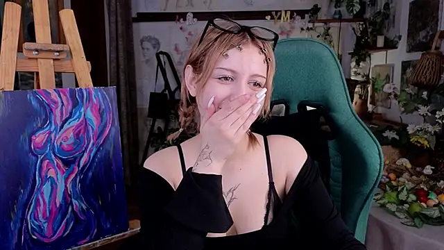 Snapshot of EffieMeowley chatting on March 27, 2026, 8:37 am EffieMeowley online show from March 27, 2026, 8:37 am