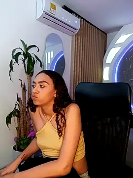Snapshot of ritzabeth_daniel chatting on May 13, 2026, 3:15 am ritzabeth daniel online show from May 13, 2026, 3:15 am