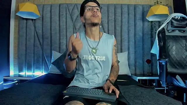 DanteLuxx online show from March 1, 2026, 11:18 pm