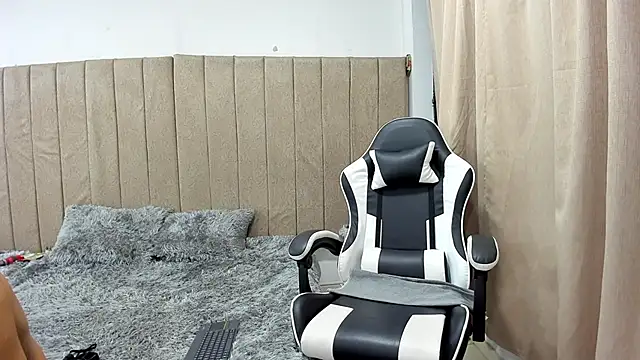 pipe hot04 online show from April 14, 2026, 3:12 am