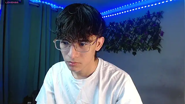 Snapshot of noah_millerx chatting on April 19, 2026, 10:56 pm noah millerx online show from April 19, 2026, 10:56 pm