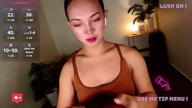 SofiaaLoove699 online show from June 24, 2026, 3:33 pm