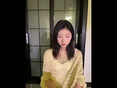 Y--F--LOVE online show from March 4, 2026, 12:55 pm