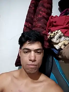 lucastorquato1709 online show from February 26, 2026, 6:23 am