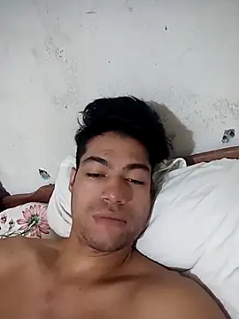 lucastorquato1709 online show from March 1, 2026, 8:27 am