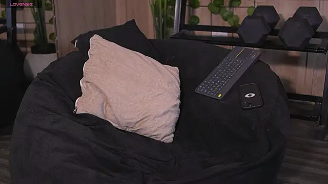 TianBrooks online show from March 11, 2026, 3:56 am