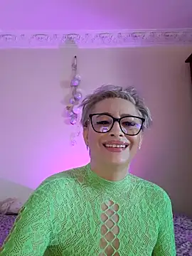 Snapshot of LunaBlaise chatting on May 6, 2026, 7:24 am LunaBlaise online show from May 6, 2026, 7:24 am
