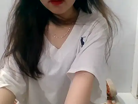Snapshot of kiraa-007 chatting on May 11, 2026, 1:06 pm kiraa-007 online show from May 11, 2026, 1:06 pm