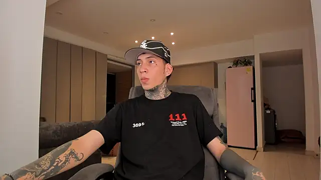 Snapshot of im_dantee chatting on February 28, 2026, 4:02 am im dantee online show from February 28, 2026, 4:02 am