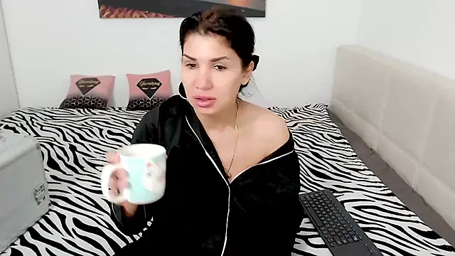 Snapshot of NickyHotXO chatting on April 7, 2026, 4:57 am NickyHotXO online show from April 7, 2026, 4:57 am