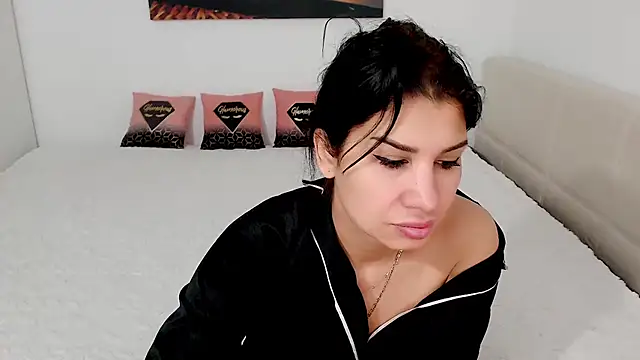 Snapshot of NickyHotXO chatting on April 8, 2026, 4:23 am NickyHotXO online show from April 8, 2026, 4:23 am