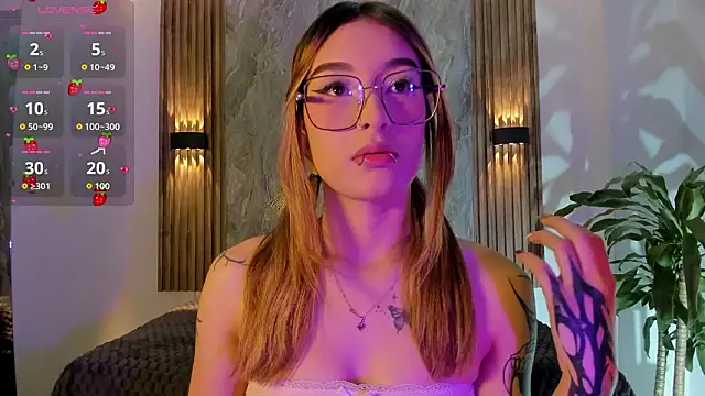 Snapshot of Melodylanee chatting on March 5, 2026, 11:06 am Melodylanee online show from March 5, 2026, 11:06 am