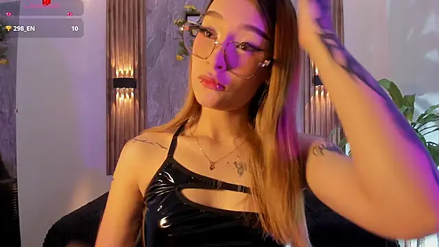 Snapshot of Melodylanee chatting on April 8, 2026, 11:10 am Melodylanee online show from April 8, 2026, 11:10 am