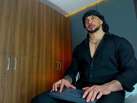 Snapshot of massimo_visconti chatting on March 7, 2026, 3:03 am massimo visconti online show from March 7, 2026, 3:03 am