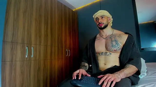 Snapshot of massimo_visconti chatting on March 11, 2026, 2:39 am massimo visconti online show from March 11, 2026, 2:39 am