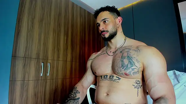 Snapshot of massimo_visconti chatting on March 14, 2026, 2:39 am massimo visconti online show from March 14, 2026, 2:39 am