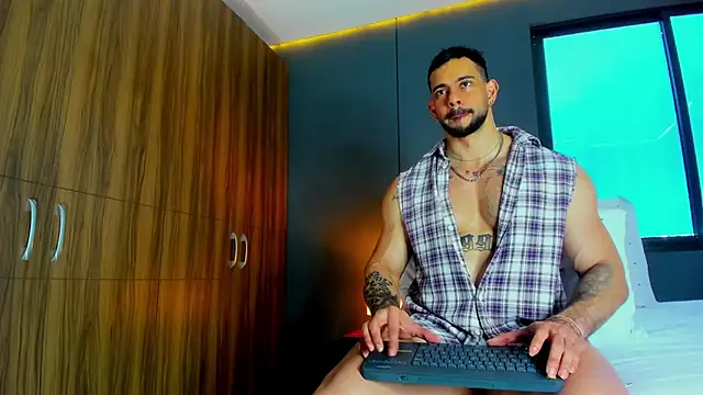 Snapshot of massimo_visconti chatting on March 24, 2026, 3:06 pm massimo visconti online show from March 24, 2026, 3:06 pm