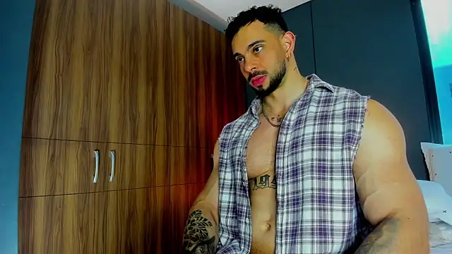 Snapshot of massimo_visconti chatting on April 2, 2026, 3:42 pm massimo visconti online show from April 2, 2026, 3:42 pm