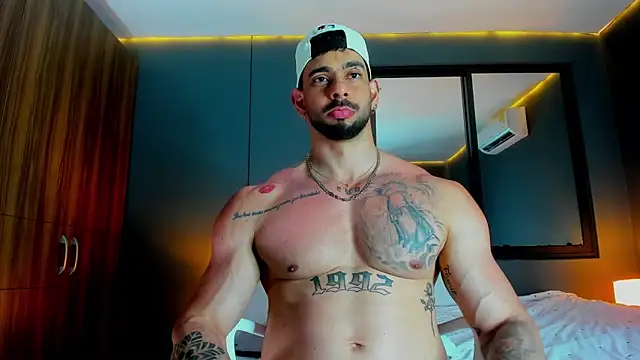 Snapshot of massimo_visconti chatting on April 5, 2026, 12:41 am massimo visconti online show from April 5, 2026, 12:41 am