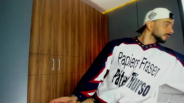 Snapshot of massimo_visconti chatting on April 6, 2026, 3:46 pm massimo visconti online show from April 6, 2026, 3:46 pm