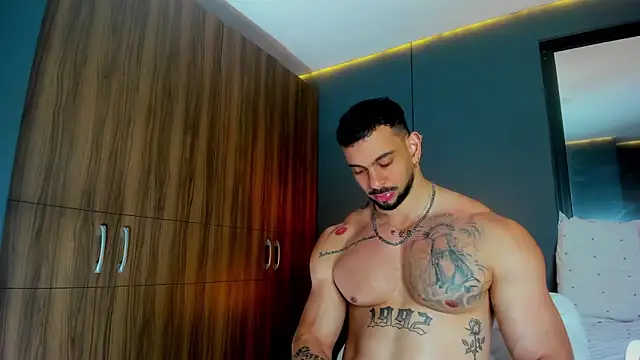 Snapshot of massimo_visconti chatting on April 11, 2026, 7:45 am massimo visconti online show from April 11, 2026, 7:45 am