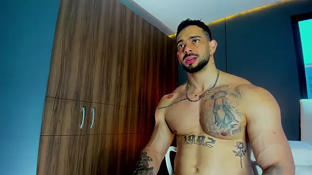 Snapshot of massimo_visconti chatting on April 15, 2026, 3:30 pm massimo visconti online show from April 15, 2026, 3:30 pm