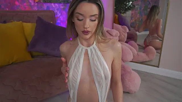 Snapshot of KatieCutieXoo chatting on March 1, 2026, 8:22 pm KatieCutieXoo online show from March 1, 2026, 8:22 pm