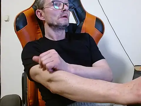 Snapshot of Sokarek chatting on March 27, 2026, 9:36 pm Sokarek online show from March 27, 2026, 9:36 pm