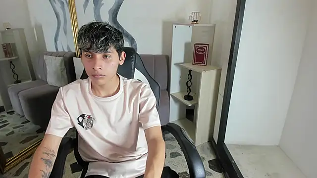 DeilanWolf online show from March 1, 2026, 5:42 am