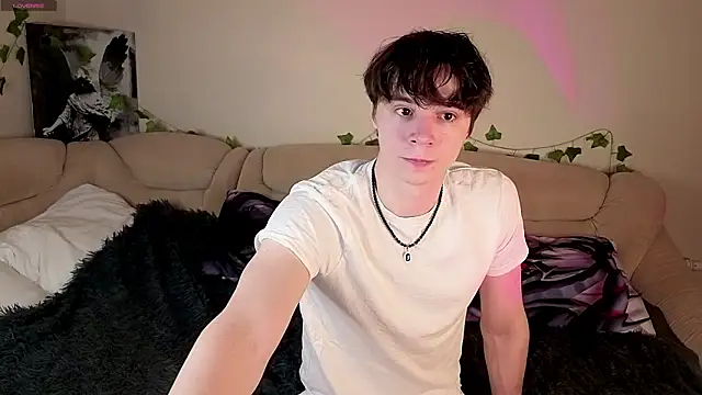 Snapshot of AnthonyCuutie chatting on March 9, 2026, 6:56 pm AnthonyCuutie online show from March 9, 2026, 6:56 pm