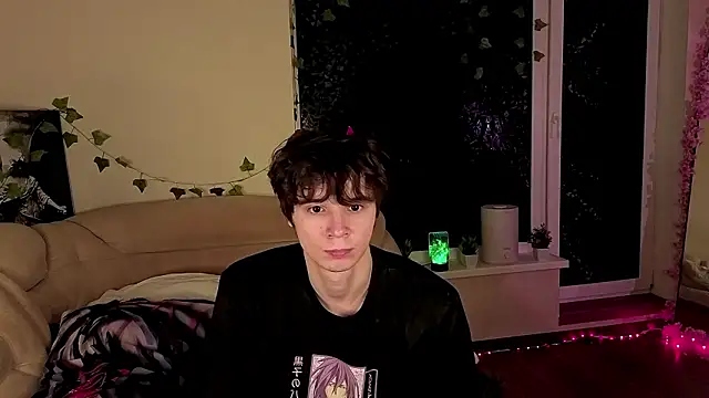 Snapshot of AnthonyCuutie chatting on March 25, 2026, 8:04 pm AnthonyCuutie online show from March 25, 2026, 8:04 pm