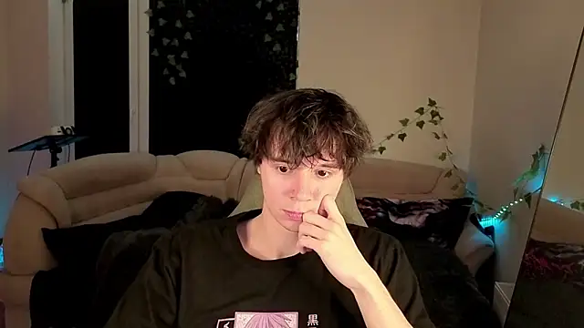 AnthonyCuutie online show from May 8, 2026, 1:16 pm