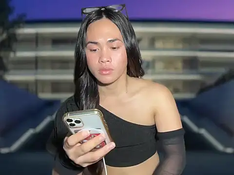 Snapshot of Hotcumbb28 chatting on February 28, 2026, 10:16 am Hotcumbb28 online show from February 28, 2026, 10:16 am