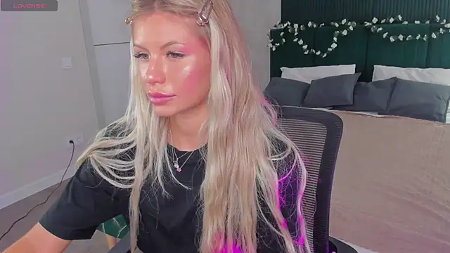Snapshot of Sidny_Beth chatting on July 30, 2026, 8:57 am Sidny Beth online show from July 30, 2026, 8:57 am