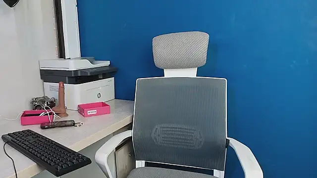 Snapshot of Terra__Rouse_ chatting on March 18, 2026, 12:19 pm Terra Rouse online show from March 18, 2026, 12:19 pm