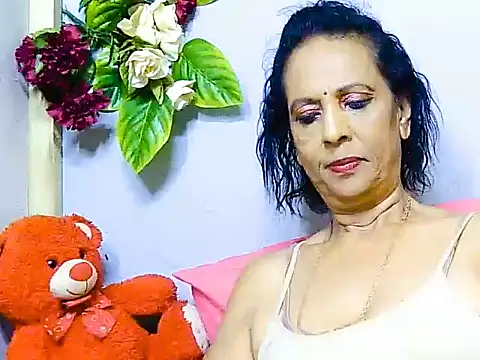 Snapshot of Hot_queen58 chatting on May 31, 2026, 6:09 pm Hot queen58 online show from May 31, 2026, 6:09 pm