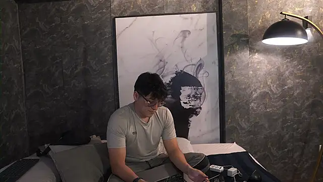 Mia and Belmonth online show from April 9, 2026, 7:08 pm