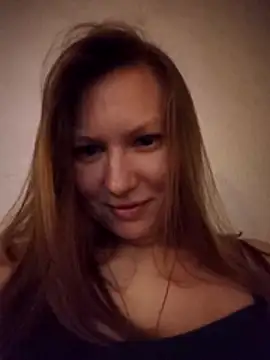 August Shine online show from April 8, 2026, 6:08 pm