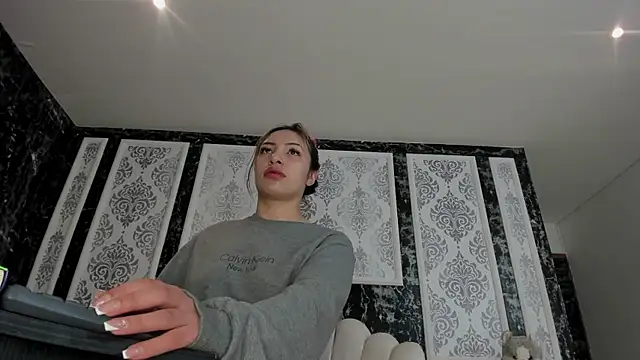 Snapshot of AngelinaAustin chatting on April 30, 2026, 1:06 pm AngelinaAustin online show from April 30, 2026, 1:06 pm