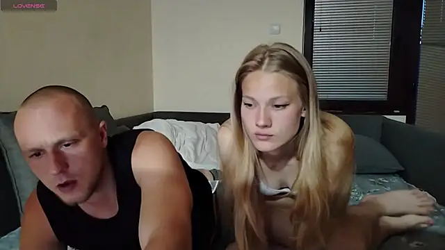 lion and kittyy online show from June 4, 2026, 6:47 pm