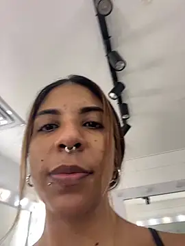 Snapshot of VioletaHills_ chatting on April 8, 2026, 12:16 pm VioletaHills online show from April 8, 2026, 12:16 pm