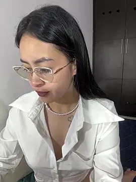 Anni Rose online show from March 18, 2026, 9:01 am