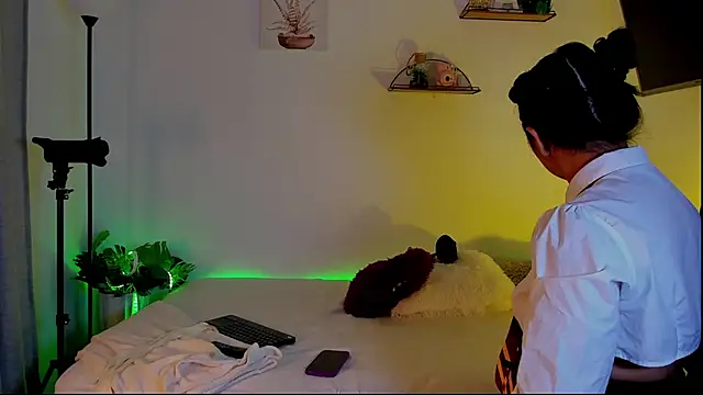 AlaiaRogers online show from March 13, 2026, 10:33 am