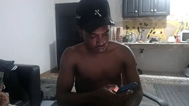 Snapshot of charles_king chatting on July 17, 2026, 8:35 pm charles king online show from July 17, 2026, 8:35 pm