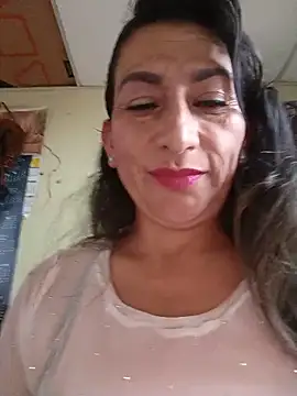 Snapshot of Lucia_Rios chatting on June 22, 2026, 10:40 pm Lucia Rios online show from June 22, 2026, 10:40 pm