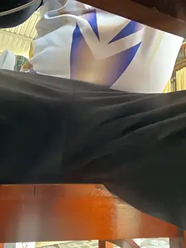 hoang15075 online show from March 26, 2026, 6:19 am