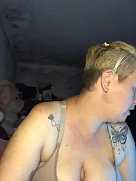 Snapshot of SofiaAmour chatting on June 16, 2026, 6:43 pm SofiaAmour online show from June 16, 2026, 6:43 pm