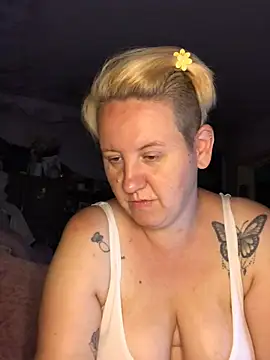 Snapshot of SofiaAmour chatting on June 19, 2026, 6:34 pm SofiaAmour online show from June 19, 2026, 6:34 pm