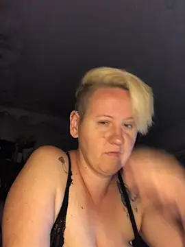 Snapshot of SofiaAmour chatting on June 20, 2026, 6:33 pm SofiaAmour online show from June 20, 2026, 6:33 pm